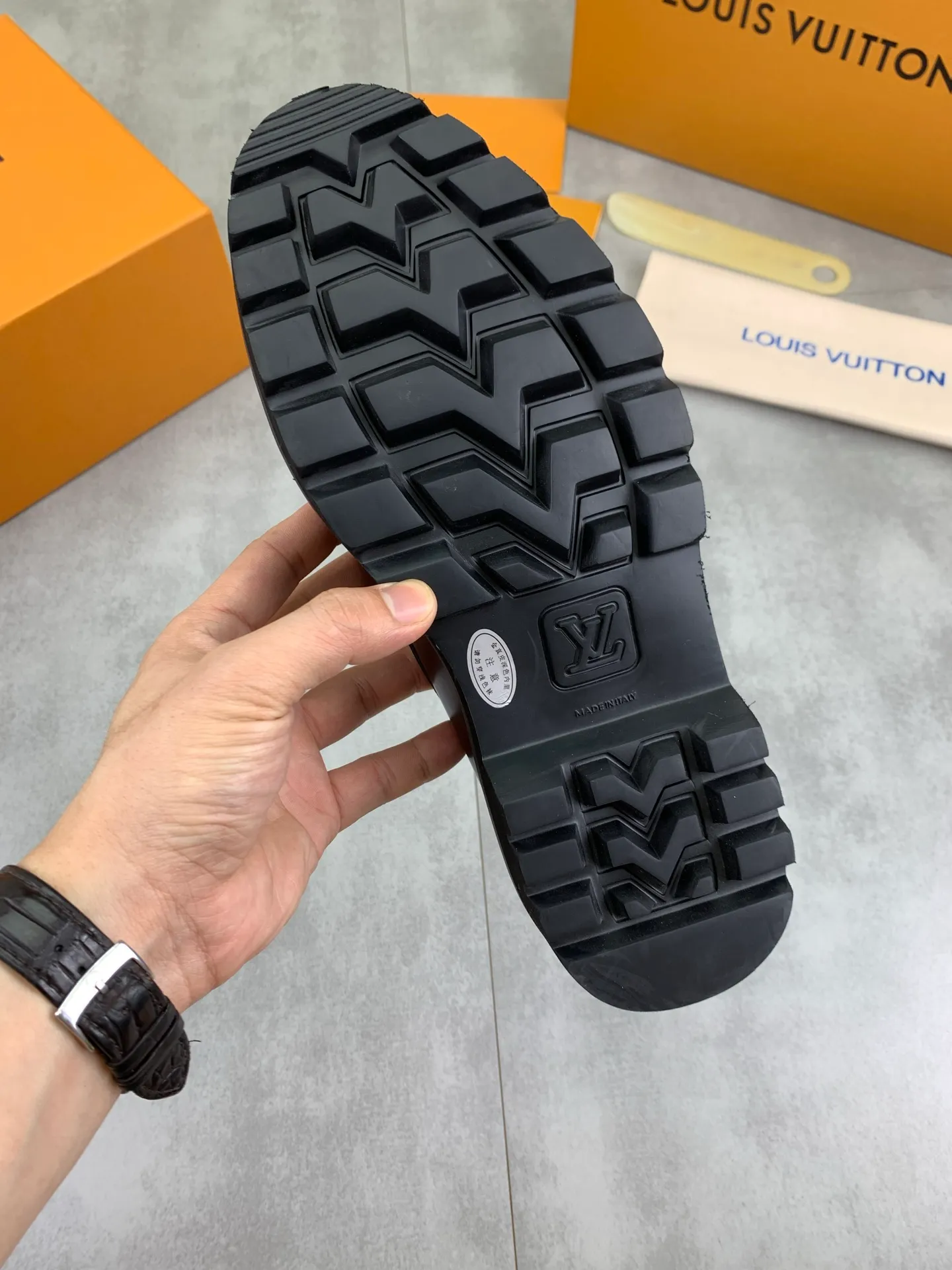 Factory price P820 💎💎💎LOUIS VUITTON [Louis Vuitton] - LV men's business casual leather shoes, luxurious and noble 👞All imported original cowhide, just to create a more comfortable wearing experience, upper: original high-end calfskin ➕Imported soft cowhide lining, original lightweight foam outsole ✔️ Color: 6️⃣colors available Size: 39-44 (38.45 46 can be customized (non-returnable)